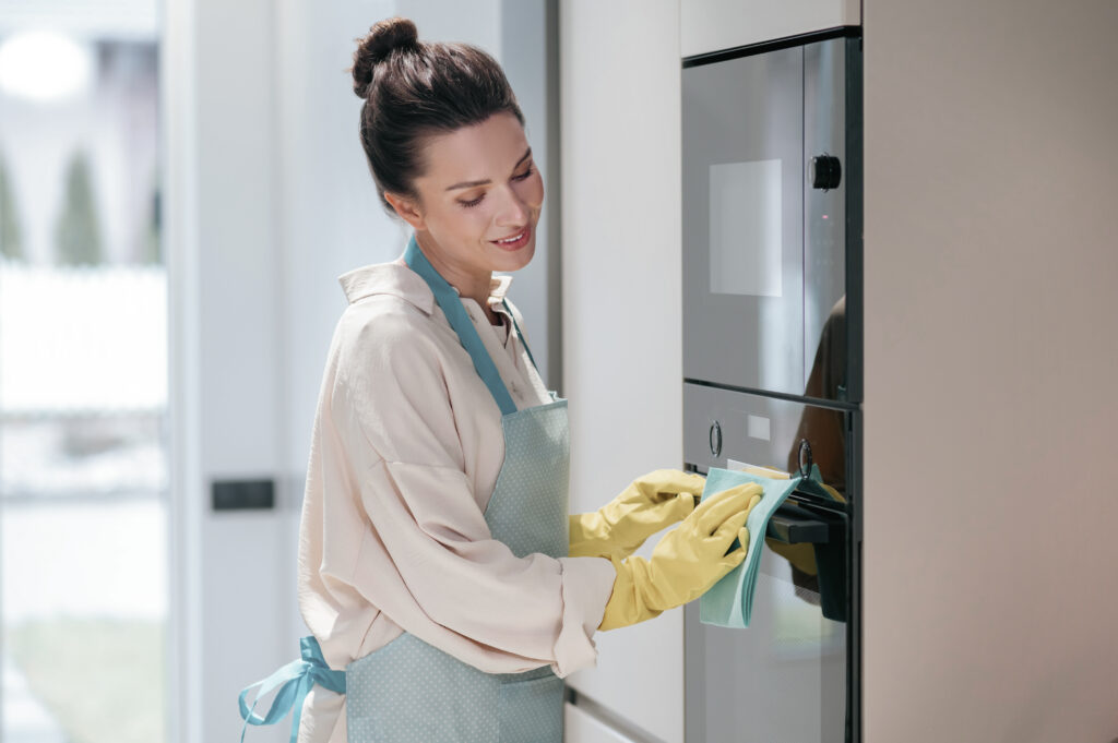 Refrigerator Cleaning Services